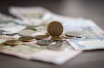Россиян с доходом менее 45 тысяч рублей предложили считать бедными