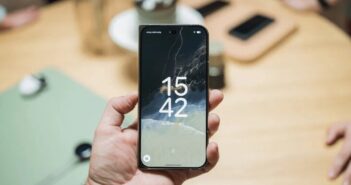 Google представила Pixel 11: камера теперь светится, а цены выросли на $100
