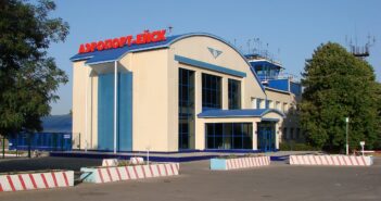 Аэродромы Ейск и Миллерово после атаки БПЛА: что заявили стороны