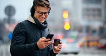 «СберМобайл» запустил оплату ChatGPT, Claude и Apple ID российскими картами