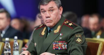 Герасимов заявил о четырех километрах до Славянска: что сообщил Генштаб