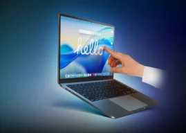 Apple представила сенсорный MacBook Pro с OLED за $2899